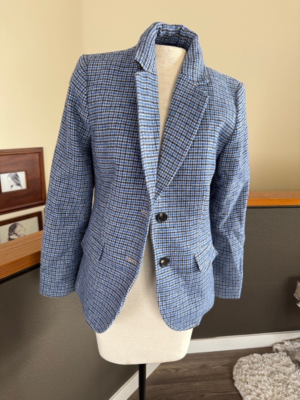 Talbots Blue Houndstooth Sport Coat wool
Blend
